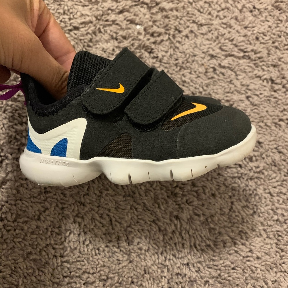 Nike free sneakers